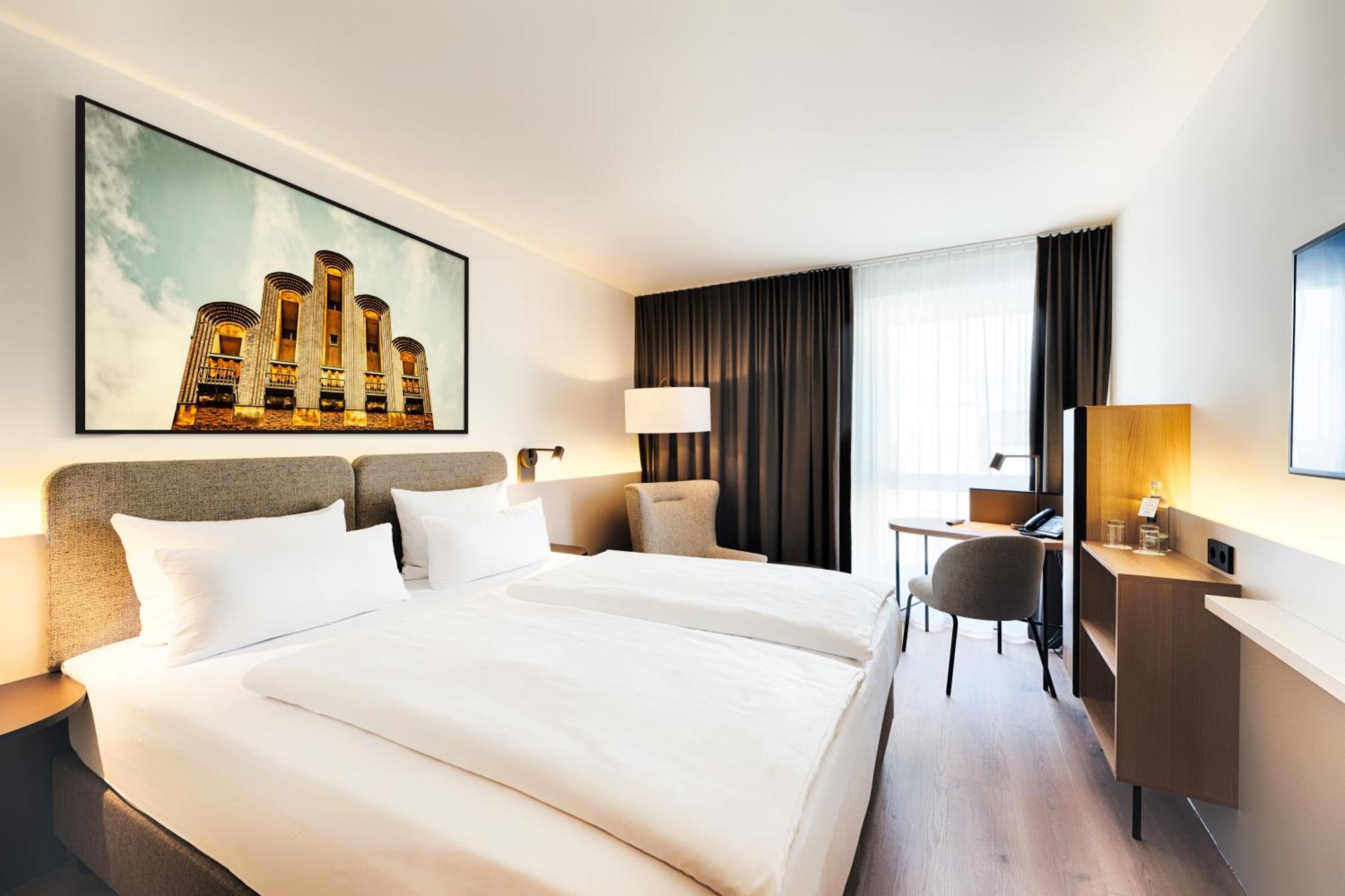 Hotel Welcome Center 4*